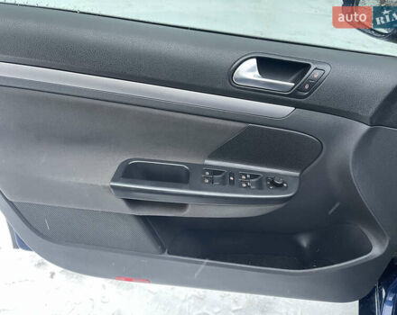 Синий Фольксваген Гольф, объемом двигателя 1.9 л и пробегом 314 тыс. км за 5700 $, фото 9 на Automoto.ua