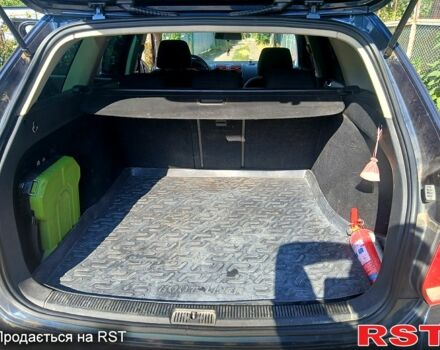 Синий Фольксваген Гольф, объемом двигателя 1.6 л и пробегом 230 тыс. км за 5000 $, фото 3 на Automoto.ua