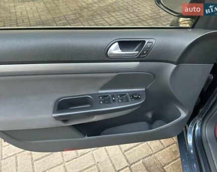 Синий Фольксваген Гольф, объемом двигателя 1.4 л и пробегом 223 тыс. км за 5350 $, фото 5 на Automoto.ua