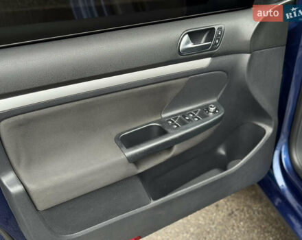 Синий Фольксваген Гольф, объемом двигателя 1.39 л и пробегом 204 тыс. км за 7900 $, фото 18 на Automoto.ua