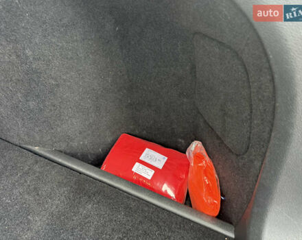 Синий Фольксваген Гольф, объемом двигателя 1.6 л и пробегом 229 тыс. км за 6350 $, фото 33 на Automoto.ua