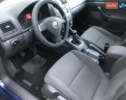 Синий Фольксваген Гольф, объемом двигателя 1.9 л и пробегом 255 тыс. км за 7000 $, фото 4 на Automoto.ua