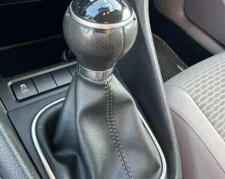 Синий Фольксваген Гольф, объемом двигателя 1.6 л и пробегом 243 тыс. км за 7599 $, фото 49 на Automoto.ua