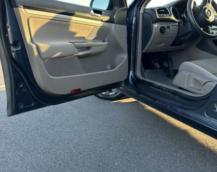 Синий Фольксваген Гольф, объемом двигателя 1.6 л и пробегом 243 тыс. км за 7599 $, фото 26 на Automoto.ua