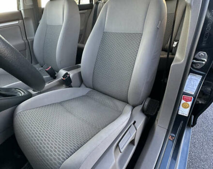 Синий Фольксваген Гольф, объемом двигателя 1.6 л и пробегом 243 тыс. км за 7599 $, фото 39 на Automoto.ua