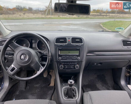 Синий Фольксваген Гольф, объемом двигателя 1.6 л и пробегом 286 тыс. км за 7200 $, фото 13 на Automoto.ua