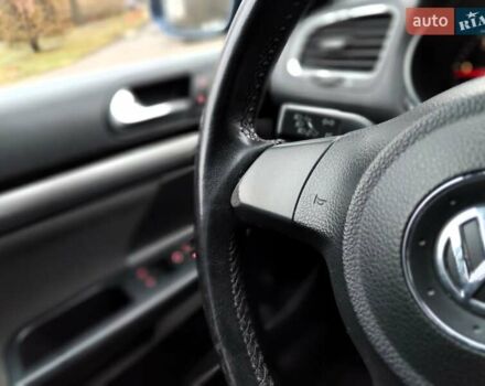 Синий Фольксваген Гольф, объемом двигателя 1.6 л и пробегом 292 тыс. км за 5990 $, фото 51 на Automoto.ua