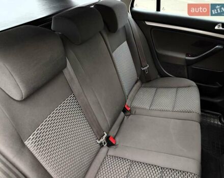 Синий Фольксваген Гольф, объемом двигателя 1.6 л и пробегом 292 тыс. км за 5990 $, фото 59 на Automoto.ua