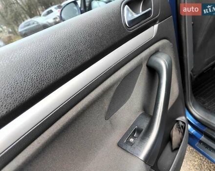 Синий Фольксваген Гольф, объемом двигателя 1.6 л и пробегом 292 тыс. км за 5990 $, фото 41 на Automoto.ua