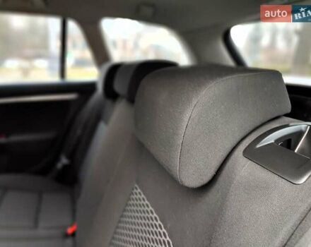 Синий Фольксваген Гольф, объемом двигателя 1.6 л и пробегом 292 тыс. км за 5990 $, фото 45 на Automoto.ua