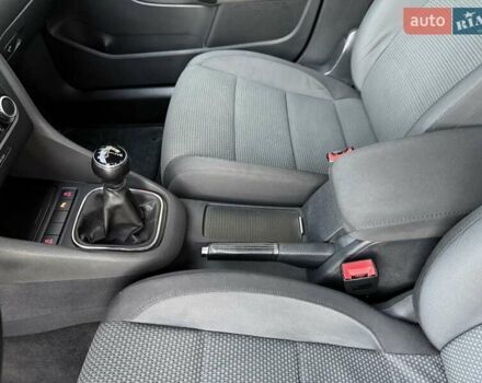 Синий Фольксваген Гольф, объемом двигателя 1.6 л и пробегом 289 тыс. км за 7400 $, фото 42 на Automoto.ua