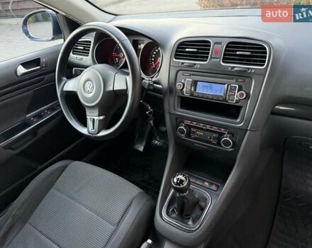 Синий Фольксваген Гольф, объемом двигателя 1.6 л и пробегом 289 тыс. км за 7400 $, фото 62 на Automoto.ua