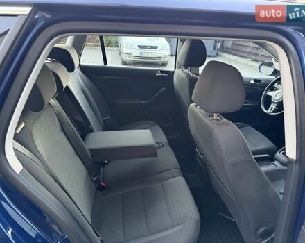 Синий Фольксваген Гольф, объемом двигателя 1.6 л и пробегом 289 тыс. км за 7400 $, фото 55 на Automoto.ua