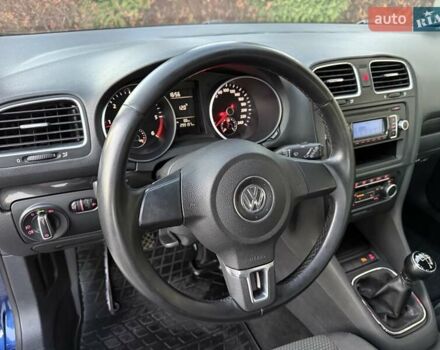 Синий Фольксваген Гольф, объемом двигателя 1.6 л и пробегом 289 тыс. км за 7400 $, фото 29 на Automoto.ua