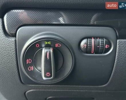 Синий Фольксваген Гольф, объемом двигателя 1.6 л и пробегом 289 тыс. км за 7400 $, фото 31 на Automoto.ua