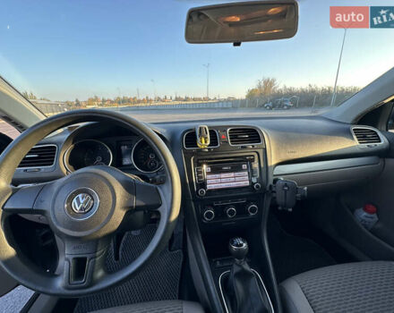 Синий Фольксваген Гольф, объемом двигателя 1.6 л и пробегом 243 тыс. км за 7599 $, фото 47 на Automoto.ua