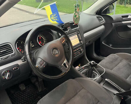 Синий Фольксваген Гольф, объемом двигателя 1.6 л и пробегом 237 тыс. км за 7800 $, фото 6 на Automoto.ua