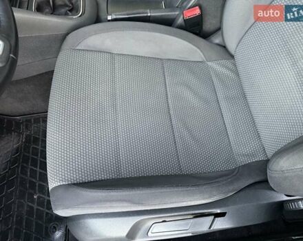 Синий Фольксваген Гольф, объемом двигателя 1.6 л и пробегом 289 тыс. км за 7400 $, фото 44 на Automoto.ua