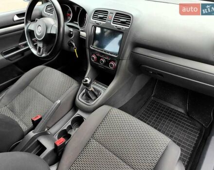 Синий Фольксваген Гольф, объемом двигателя 1.6 л и пробегом 292 тыс. км за 5990 $, фото 48 на Automoto.ua