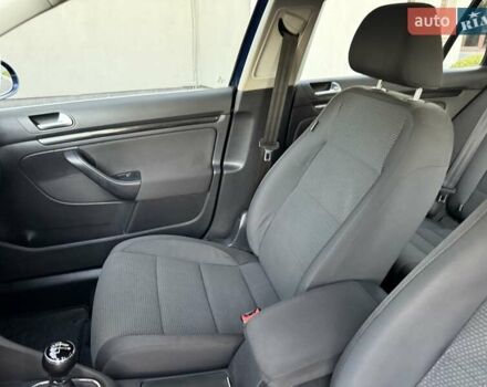 Синий Фольксваген Гольф, объемом двигателя 1.6 л и пробегом 289 тыс. км за 7400 $, фото 41 на Automoto.ua