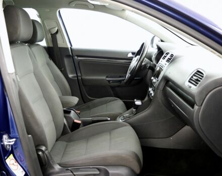 Синий Фольксваген Гольф, объемом двигателя 2 л и пробегом 270 тыс. км за 3500 $, фото 5 на Automoto.ua