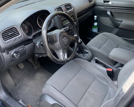 Синий Фольксваген Гольф, объемом двигателя 1.6 л и пробегом 334 тыс. км за 8051 $, фото 1 на Automoto.ua