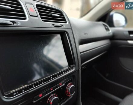 Синий Фольксваген Гольф, объемом двигателя 1.6 л и пробегом 292 тыс. км за 5990 $, фото 38 на Automoto.ua