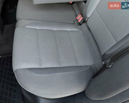 Синий Фольксваген Гольф, объемом двигателя 1.6 л и пробегом 289 тыс. км за 7400 $, фото 49 на Automoto.ua