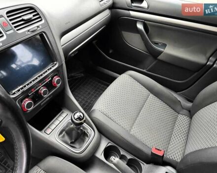 Синий Фольксваген Гольф, объемом двигателя 1.6 л и пробегом 292 тыс. км за 5990 $, фото 37 на Automoto.ua