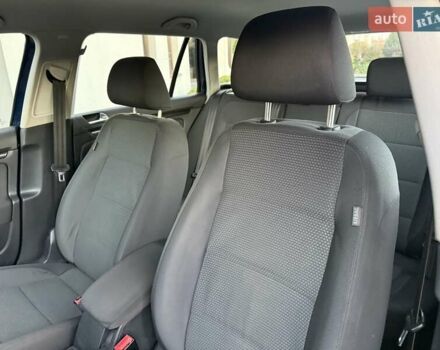 Синий Фольксваген Гольф, объемом двигателя 1.6 л и пробегом 289 тыс. км за 7400 $, фото 43 на Automoto.ua