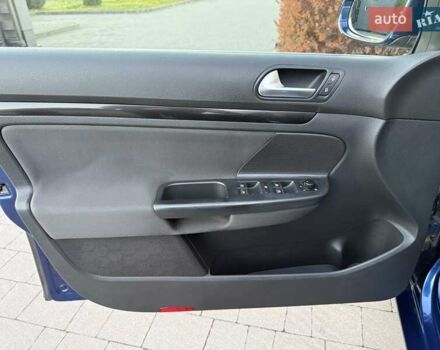 Синий Фольксваген Гольф, объемом двигателя 1.6 л и пробегом 289 тыс. км за 7400 $, фото 26 на Automoto.ua