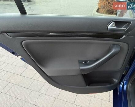 Синий Фольксваген Гольф, объемом двигателя 1.6 л и пробегом 289 тыс. км за 7400 $, фото 45 на Automoto.ua