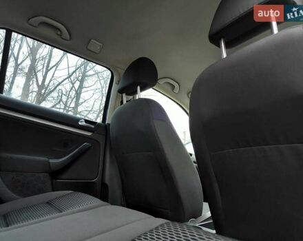 Синий Фольксваген Гольф, объемом двигателя 1.6 л и пробегом 292 тыс. км за 5990 $, фото 58 на Automoto.ua