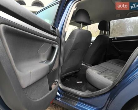 Синий Фольксваген Гольф, объемом двигателя 1.6 л и пробегом 292 тыс. км за 5990 $, фото 40 на Automoto.ua