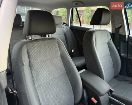 Синий Фольксваген Гольф, объемом двигателя 1.6 л и пробегом 289 тыс. км за 7400 $, фото 59 на Automoto.ua