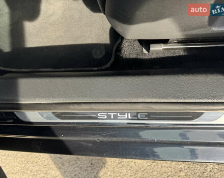 Синій Фольксваген Гольф, об'ємом двигуна 1.6 л та пробігом 250 тис. км за 8100 $, фото 6 на Automoto.ua