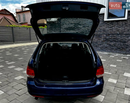 Синий Фольксваген Гольф, объемом двигателя 1.6 л и пробегом 228 тыс. км за 8499 $, фото 6 на Automoto.ua