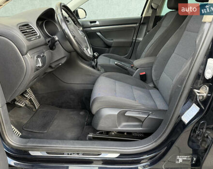 Синій Фольксваген Гольф, об'ємом двигуна 1.6 л та пробігом 266 тис. км за 7950 $, фото 8 на Automoto.ua