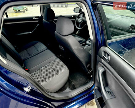 Синий Фольксваген Гольф, объемом двигателя 1.6 л и пробегом 228 тыс. км за 8499 $, фото 13 на Automoto.ua