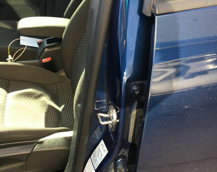 Синій Фольксваген Гольф, об'ємом двигуна 1.6 л та пробігом 285 тис. км за 8900 $, фото 5 на Automoto.ua