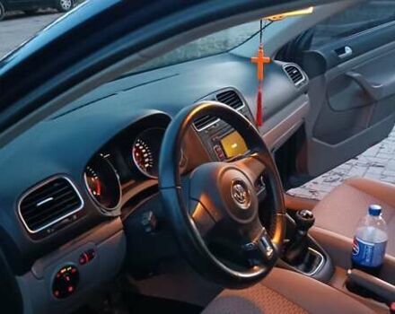 Фольксваген Гольф 2011 в Калуше на Automoto.ua Синий Фольксваген Гольф, объемом двигателя 1.6 л и пробегом 237 тыс. км за 8300 $, фото 29 на Automoto.ua