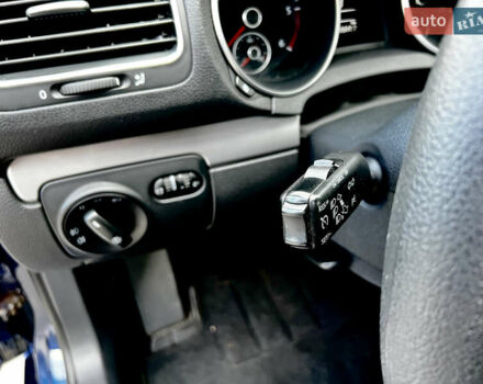 Синий Фольксваген Гольф, объемом двигателя 1.6 л и пробегом 228 тыс. км за 8499 $, фото 10 на Automoto.ua