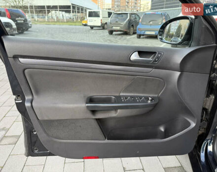 Синій Фольксваген Гольф, об'ємом двигуна 1.6 л та пробігом 266 тис. км за 7950 $, фото 7 на Automoto.ua