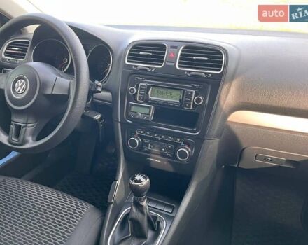 Синий Фольксваген Гольф, объемом двигателя 1.6 л и пробегом 296 тыс. км за 7400 $, фото 19 на Automoto.ua