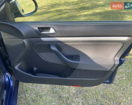 Синий Фольксваген Гольф, объемом двигателя 1.6 л и пробегом 214 тыс. км за 8950 $, фото 12 на Automoto.ua