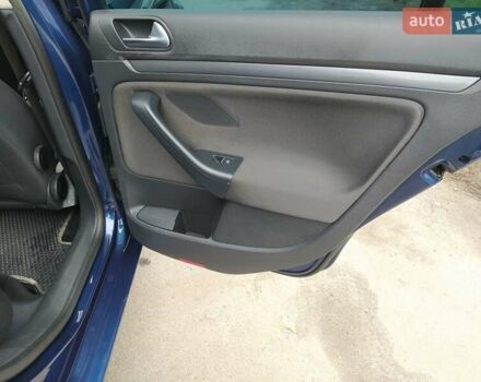 Фольксваген Гольф 2012 в Казатине на Automoto.ua Синий Фольксваген Гольф, объемом двигателя 1.6 л и пробегом 280 тыс. км за 8500 $, фото 26 на Automoto.ua