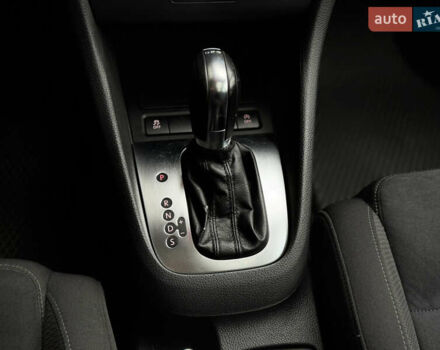 Синий Фольксваген Гольф, объемом двигателя 1.6 л и пробегом 226 тыс. км за 8300 $, фото 10 на Automoto.ua