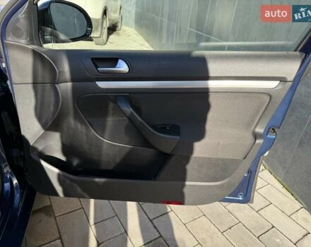 Синій Фольксваген Гольф, об'ємом двигуна 1.6 л та пробігом 255 тис. км за 8150 $, фото 17 на Automoto.ua