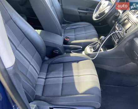 Синий Фольксваген Гольф, объемом двигателя 1.6 л и пробегом 214 тыс. км за 8950 $, фото 11 на Automoto.ua