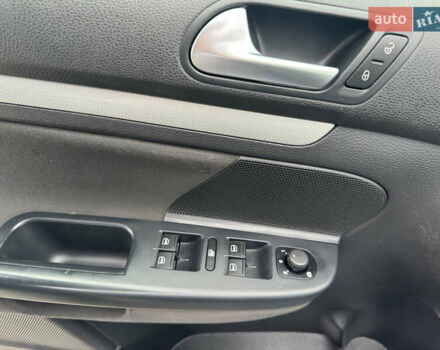 Синій Фольксваген Гольф, об'ємом двигуна 1.97 л та пробігом 264 тис. км за 9299 $, фото 30 на Automoto.ua